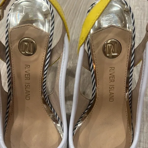 River Island - Picture 2 of 8